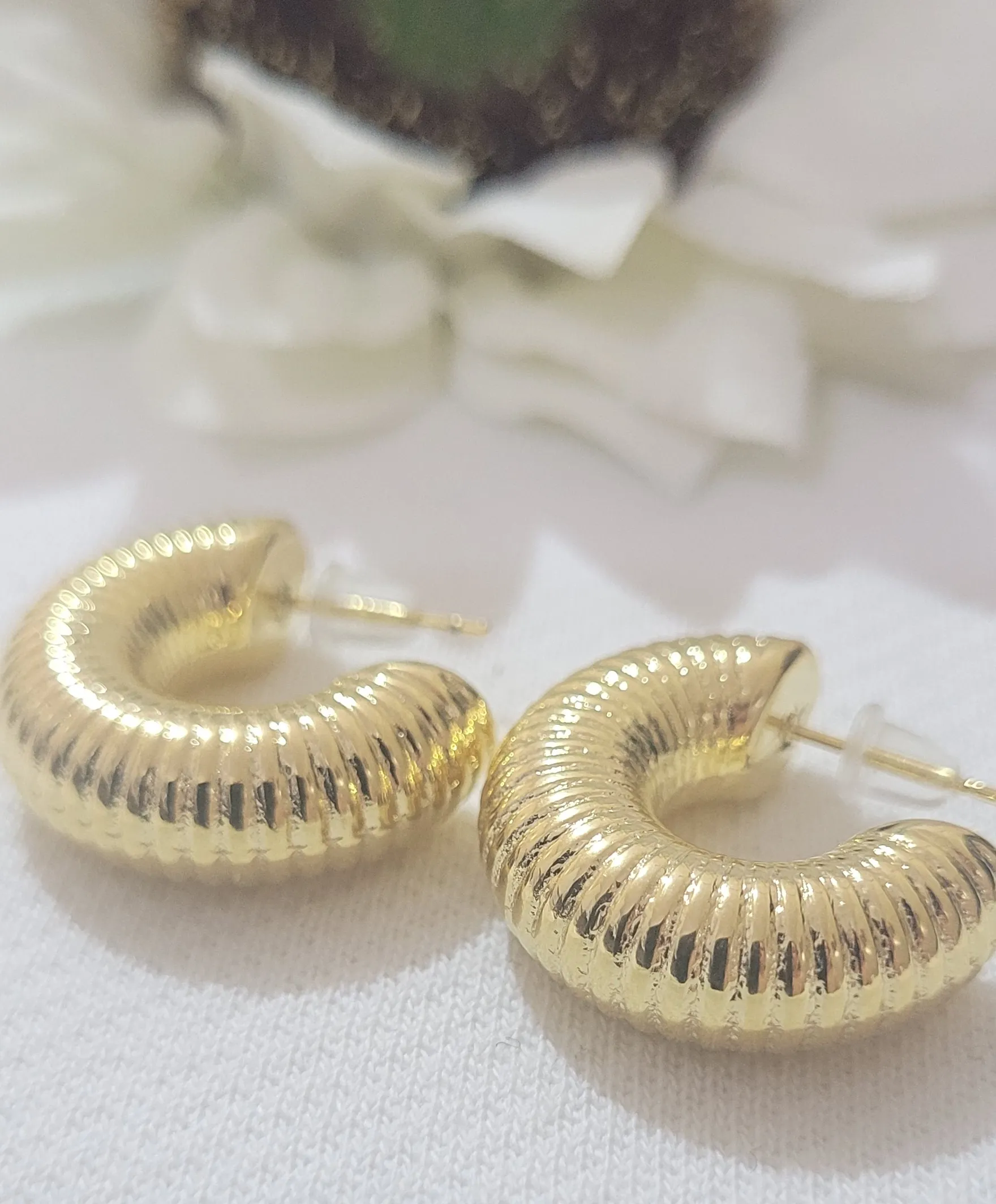 Aretes Topo Dorado Caracol