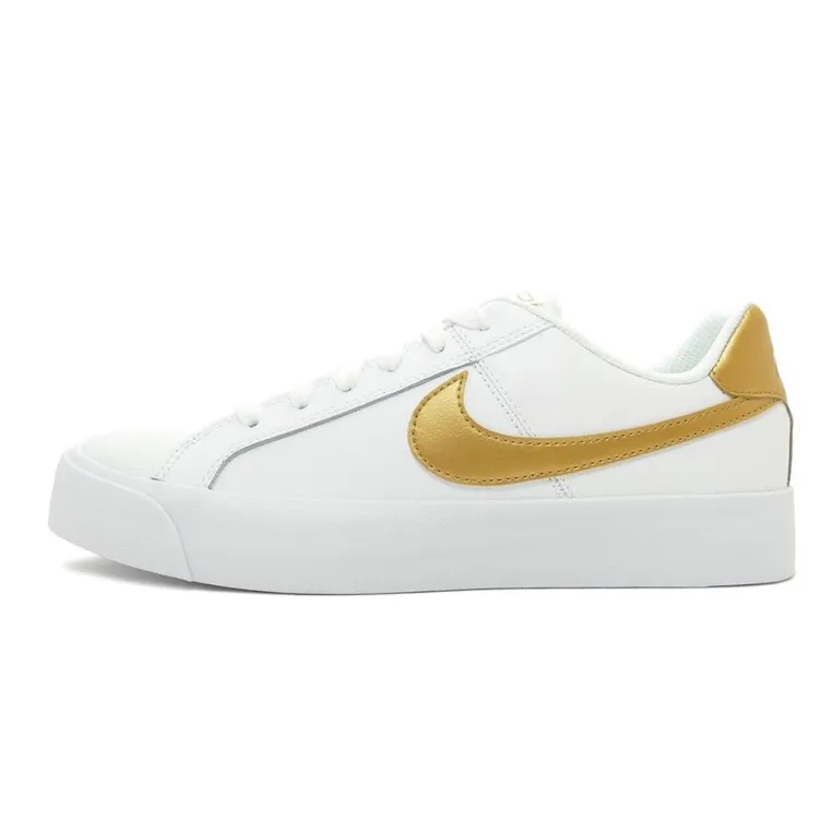 Tenis NIKE De Mujer . Clásicos. Court Royale