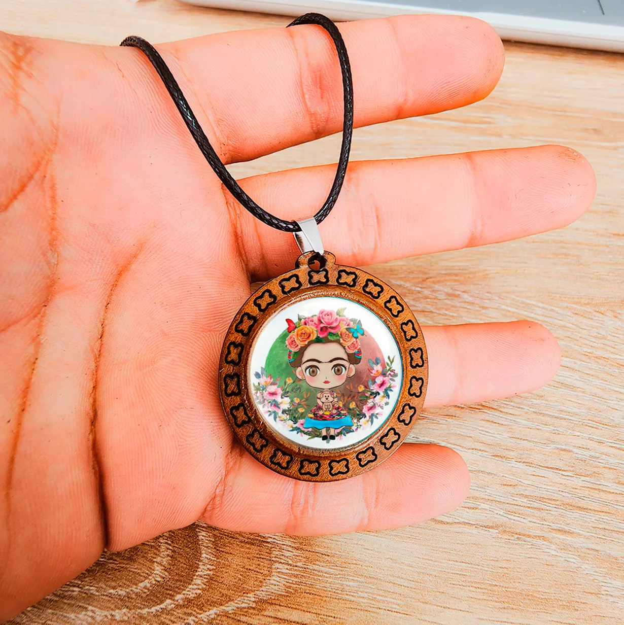 Collar Frida Kahlo Muñeca Flores Unisex + Estuche