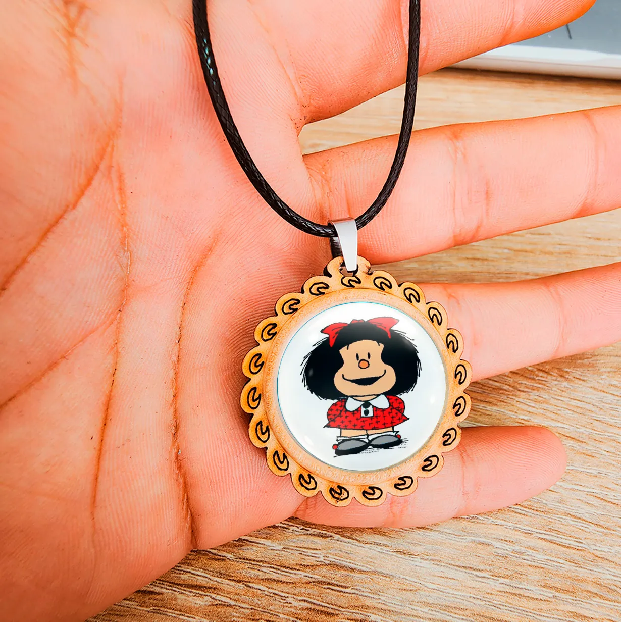 Collar Mafalda Comic Mujer Detalle + Estuche