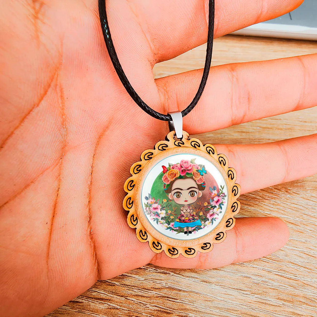 Collar Frida Kahlo Muñeca Flores Unisex + Estuche