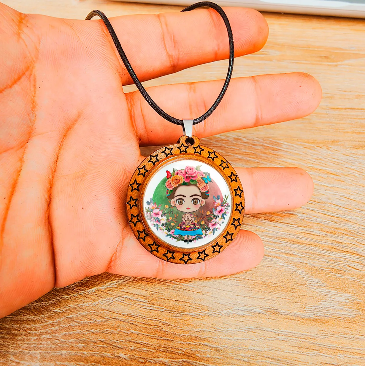 Collar Frida Kahlo Muñeca Flores Unisex + Estuche