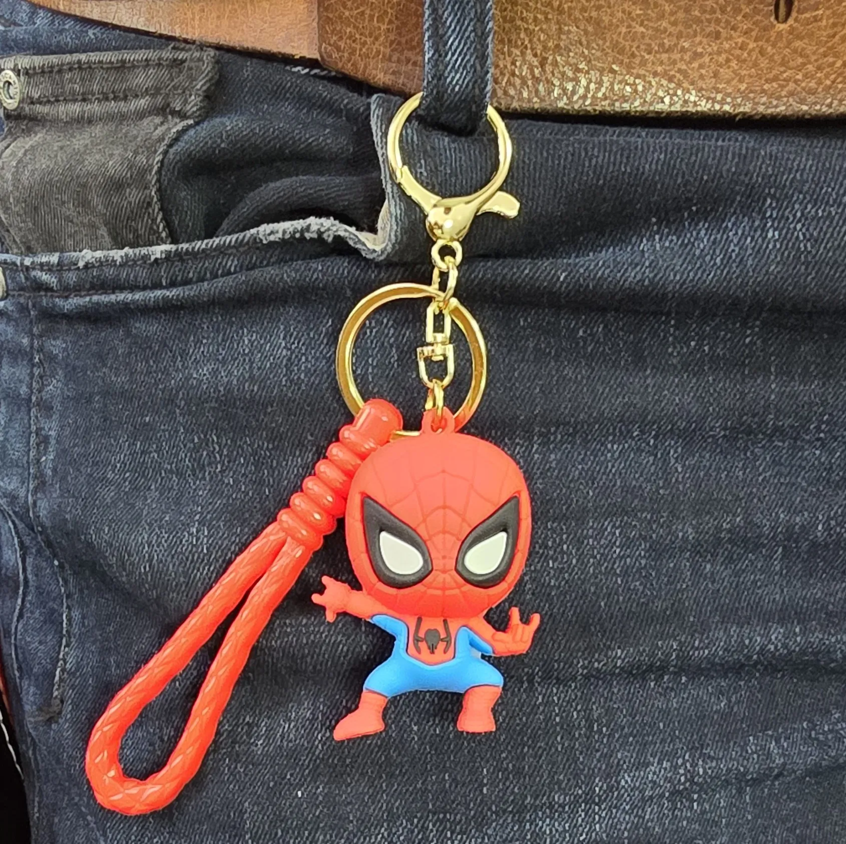 Llavero Comics Figura Spiderman Portatil Con Gancho Unisex