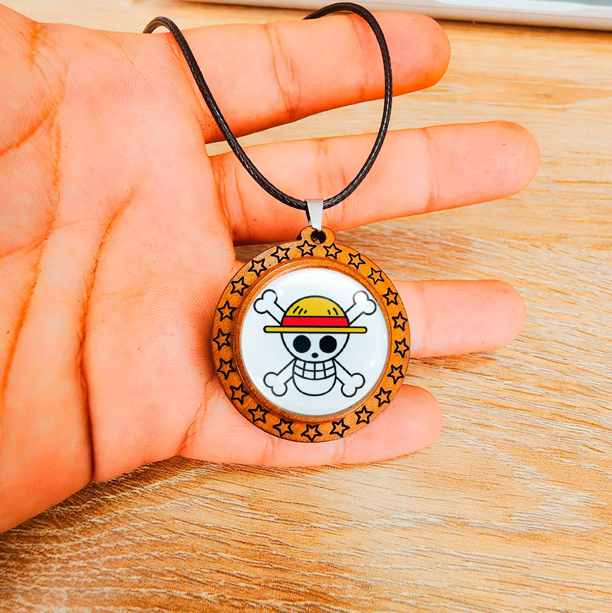 Collar One Piece Pirata Comics Unisex Detalle + Estuche