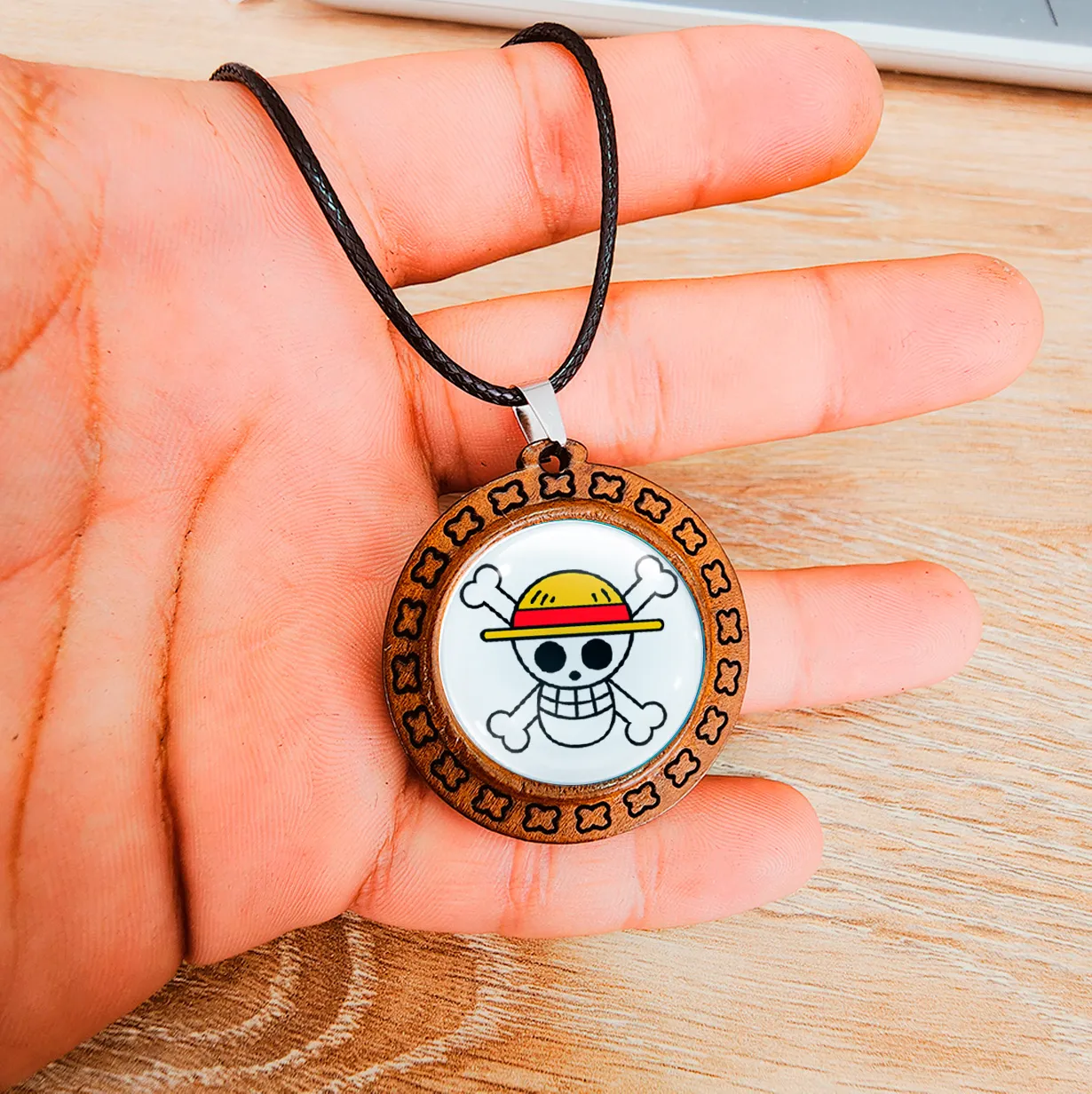 Collar One Piece Pirata Comics Unisex Detalle + Estuche