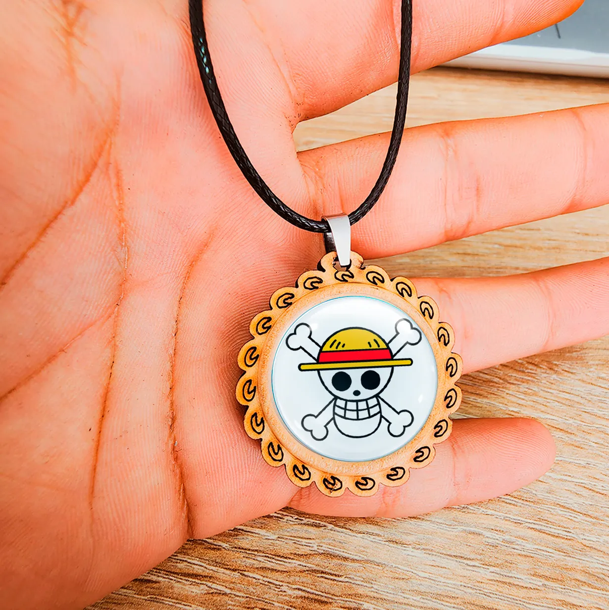 Collar One Piece Pirata Comics Unisex Detalle + Estuche