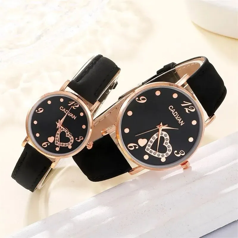 Conjunto Reloj De Cuarzo Con Esfera De Amor Para Hombre Y Mujer