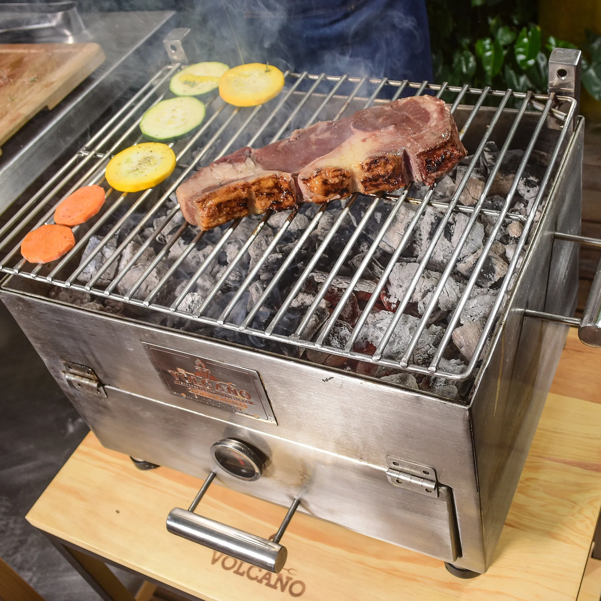 Asador Parrilla con Caja China Kao Volcano