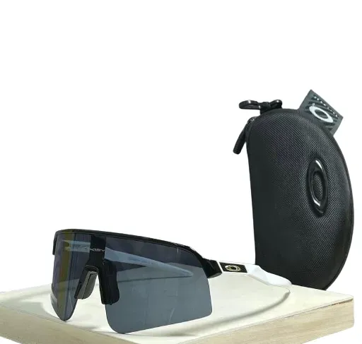 Gafas de Sol Oakley al aire