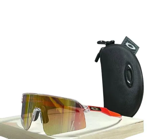 Gafas de Sol Oakley Sutro al aire