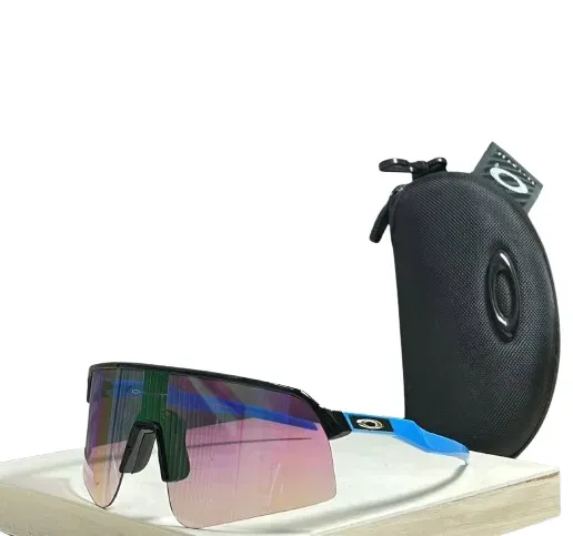 Gafas de Sol Oakley Sutro al aire