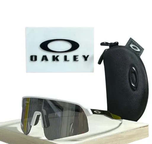 Gafas de Sol Oakley Sutro al aire