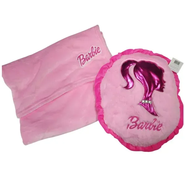 Peluche Barbie Con Cobija Integrada