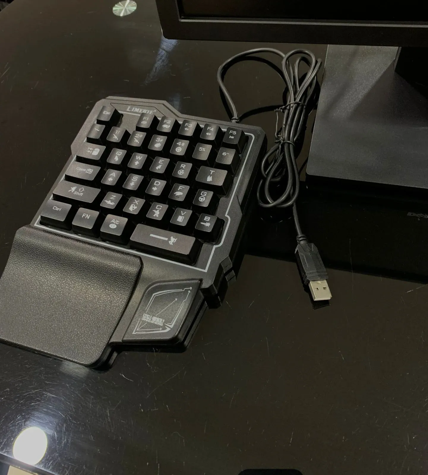 Teclado Gamer Una Mano 35 Teclas Retroiluminado Membrana