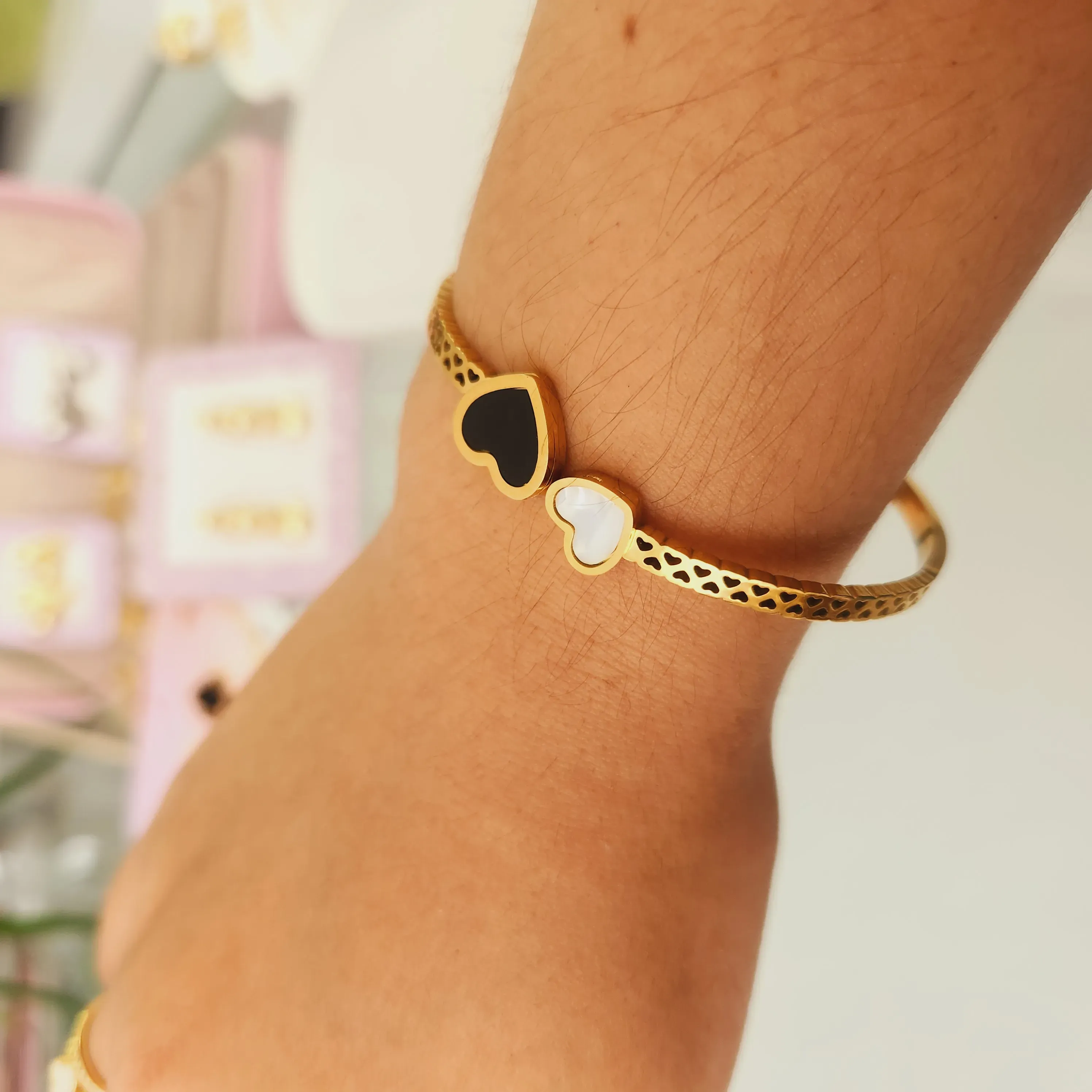 Brazalete de Corazones En Acero Inoxidable 