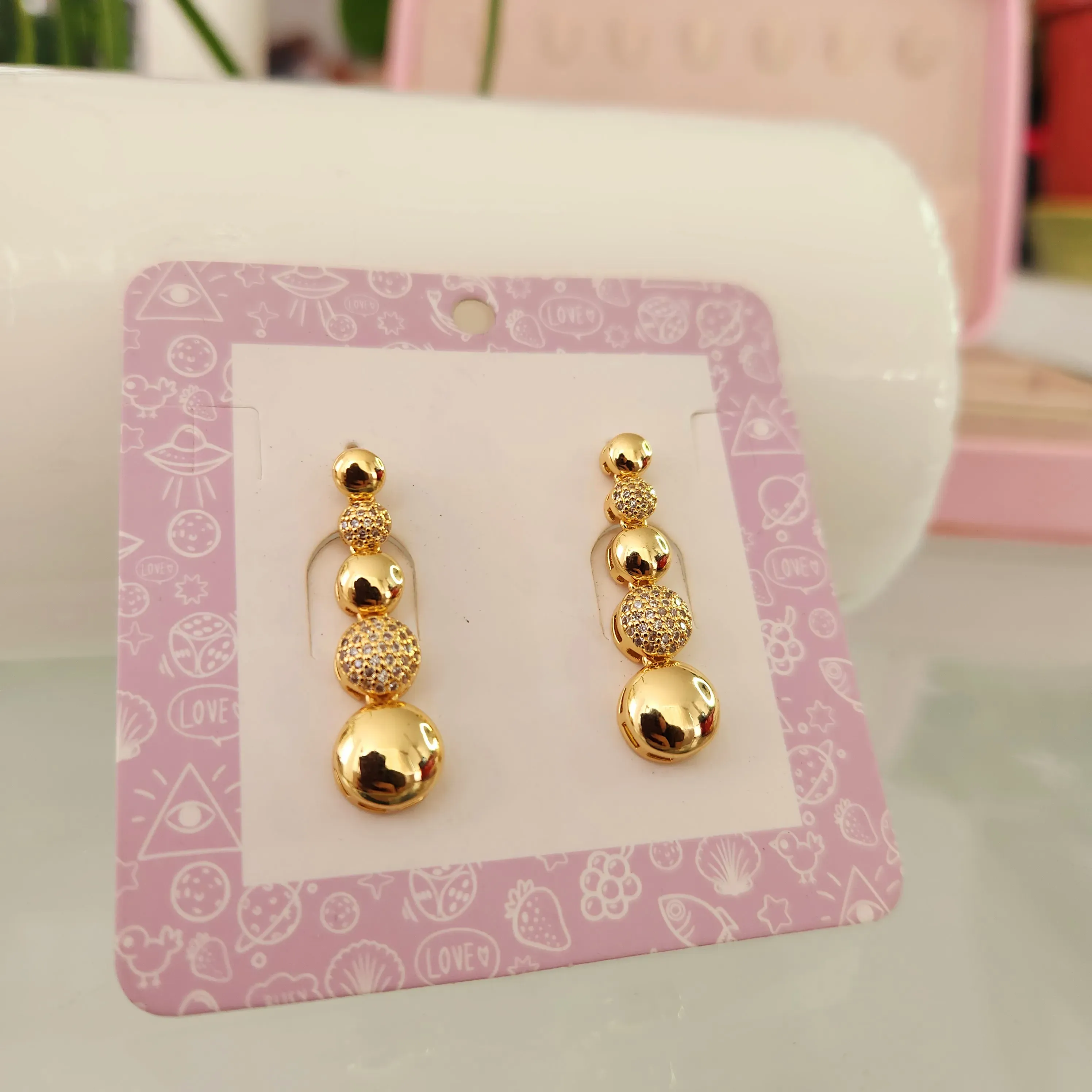 Aretes Elegantes con Circones En Rodio