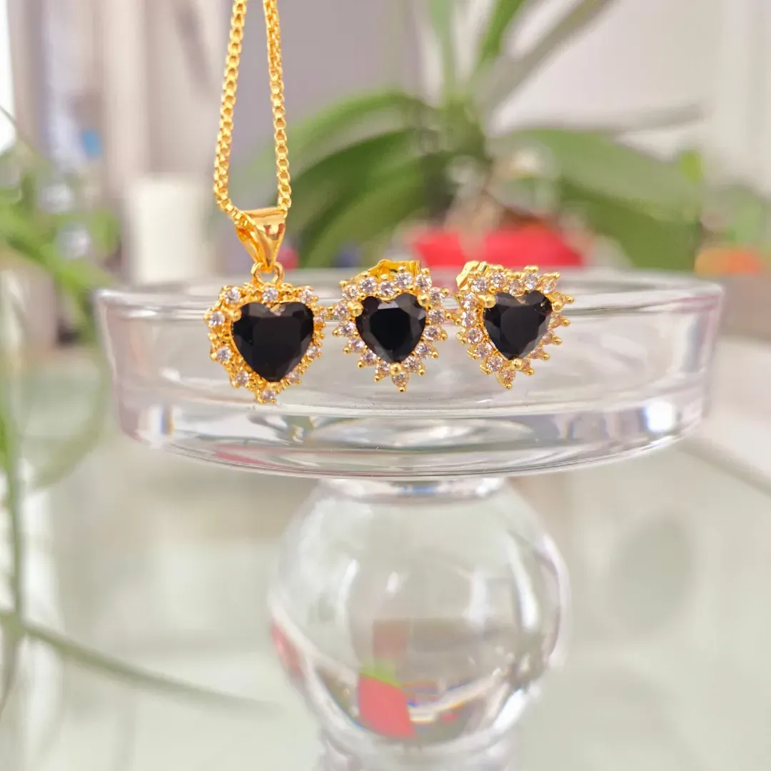 Juego Collar y Aretes Corazón Con Microcircones Negro Rodio