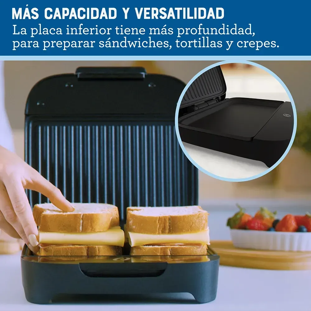  Sandwichera Oster® Compacta con Platos Hondos Botón de Apagado Negra Ckstsm400