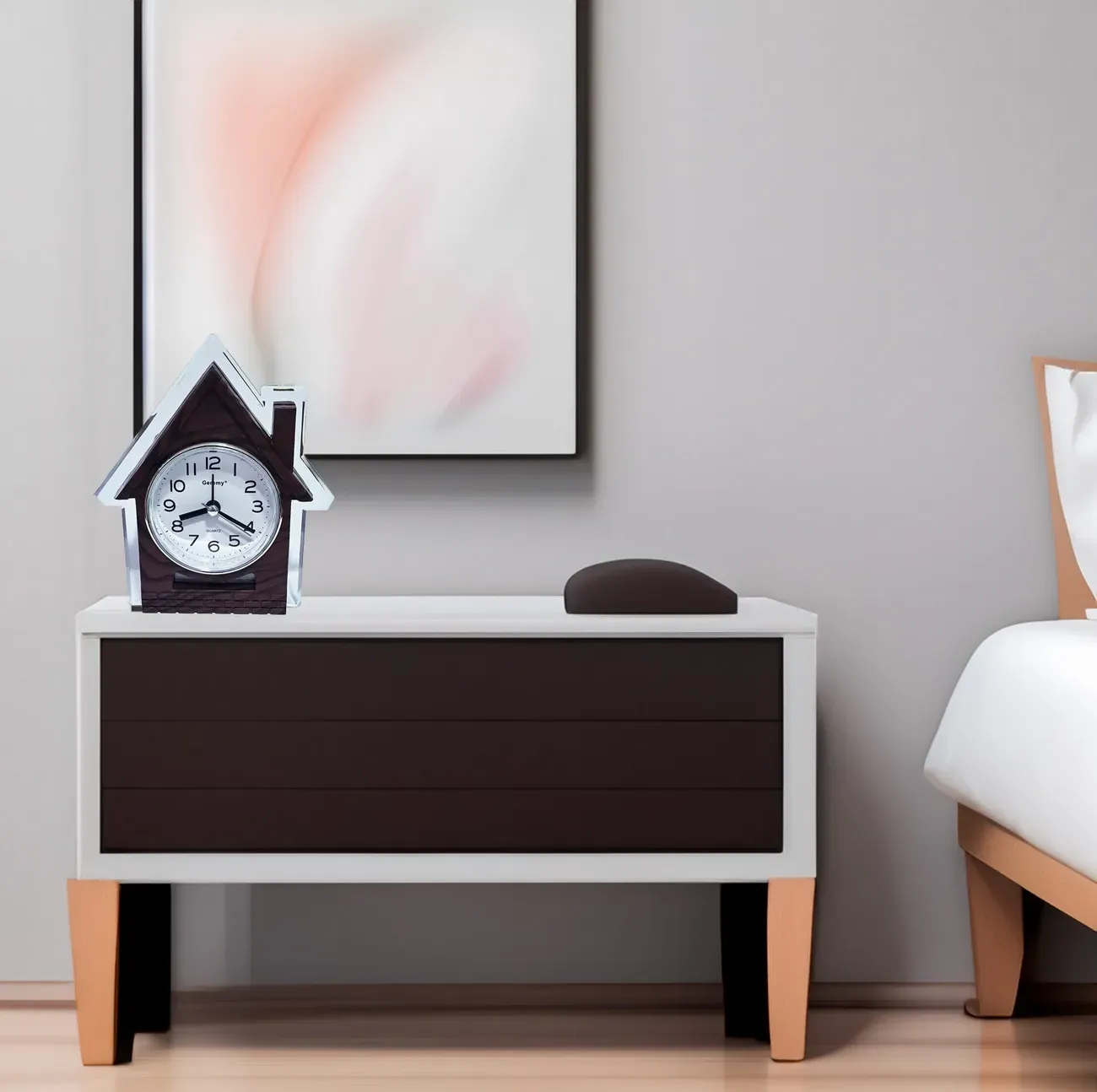 Reloj De Mesa Figura Casa Tono Madera Alarma + Bateria