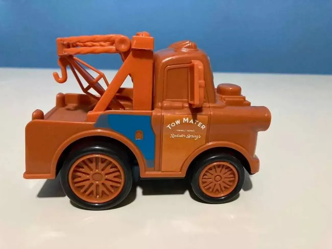 Rayo Mcqueen Carro Cars Tow Mate Mater Juguete Niños Regalo