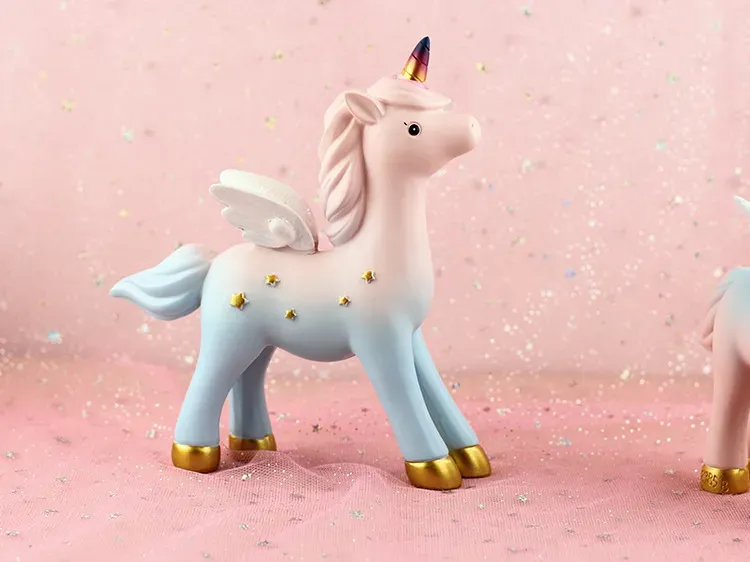 Unicornio decorativo en cerámica