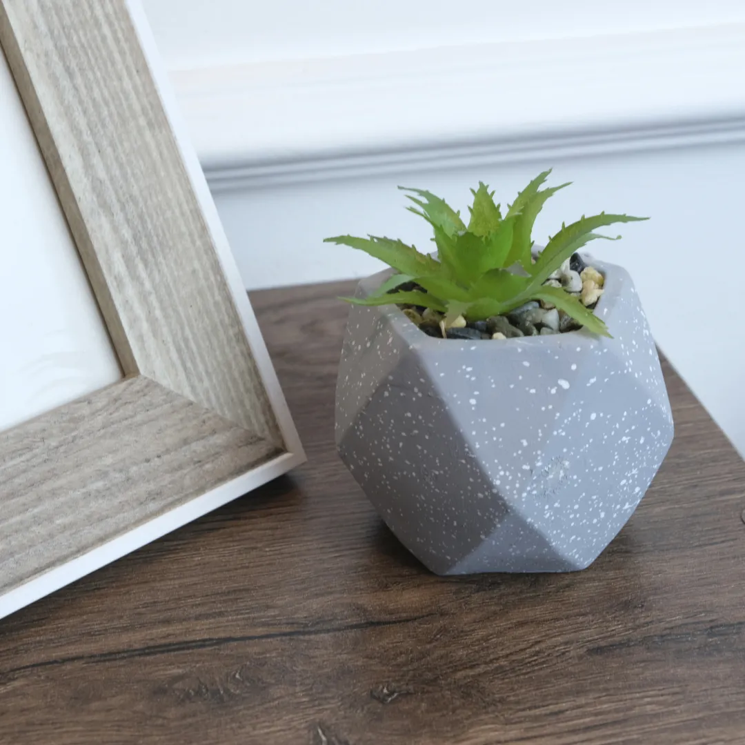 Flor Decorativa Con Maceta Rombos Gris Plata En Ceramica 