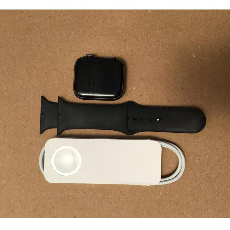 Apple Watch Serie 5  (renovado) con GPS 44 mm Correa Deportiva Color Negro