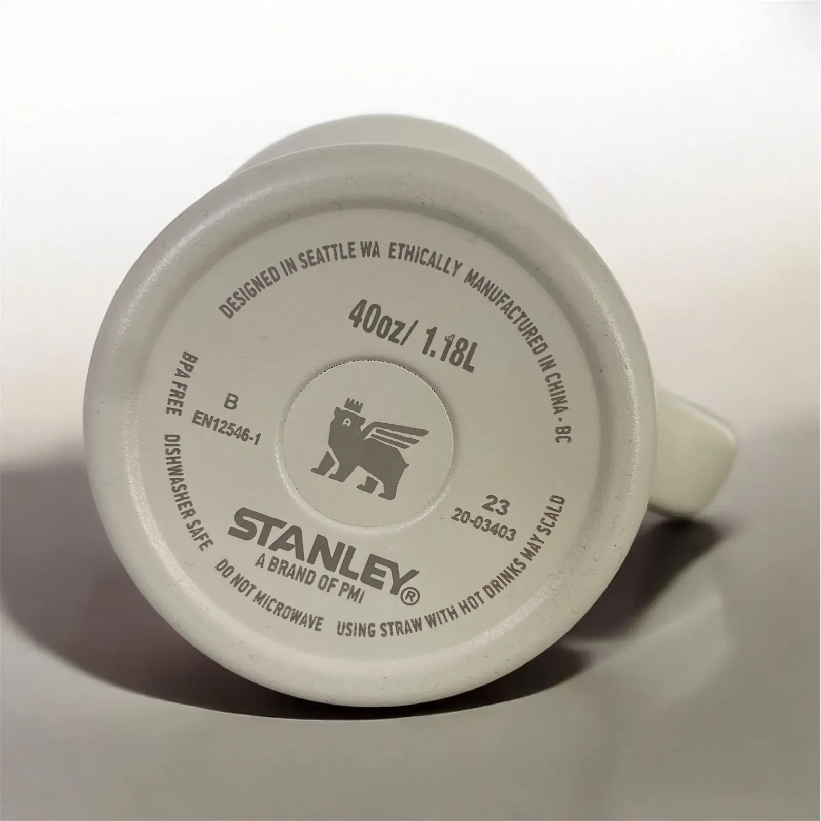 Termo Stanley Quencher H2.0 Flowstate - 40oz Frio Calor Termo Color Gris 40 Oz