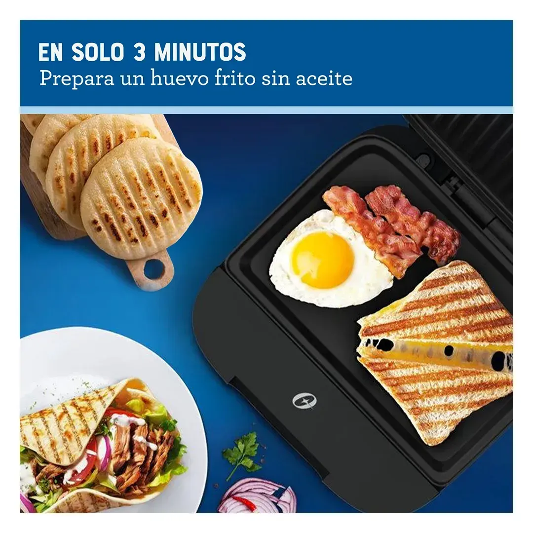 Sandwichera Oster Compacta Con Placas Profundas 750W