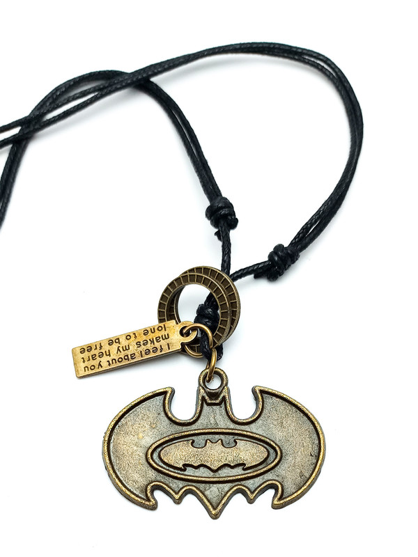 Collar Escudo Batman Vintage