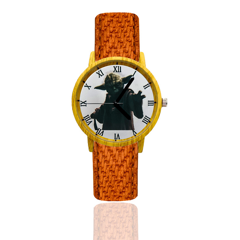 Reloj Star Wars Yoda Estilo Madera Marron Claro