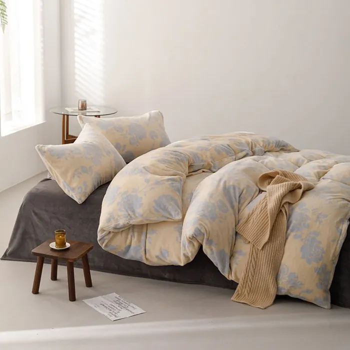 Duvet Digital de Franela con Estampado Flores Azules Queen