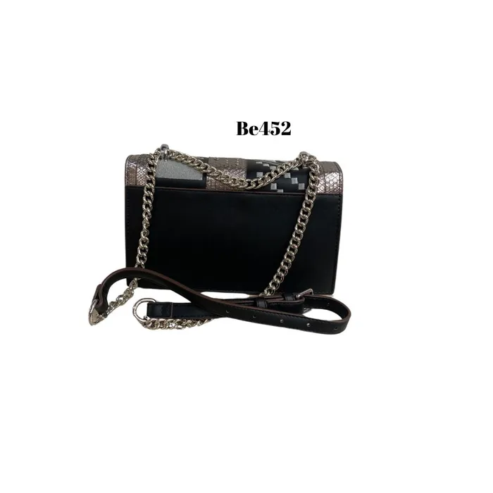 Bolso negro detalles plateados apliques BE452