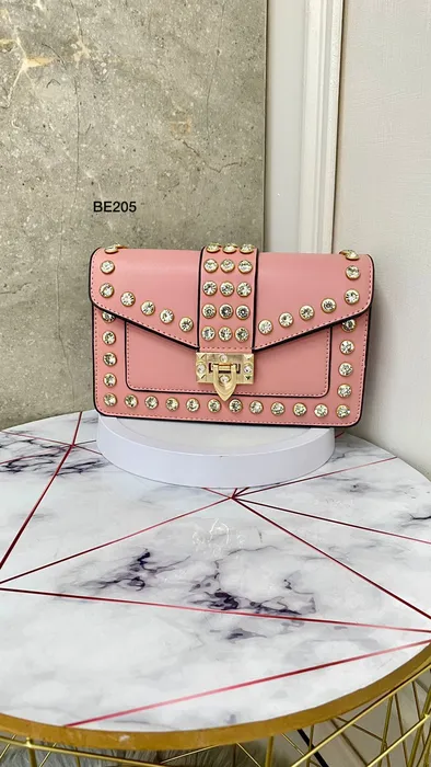 Bolso Rosa Apliques Dorados Piedras BE205