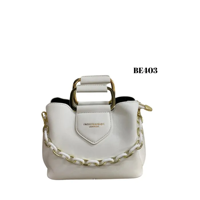 Bolso Blanco Detalles Dorados BE403