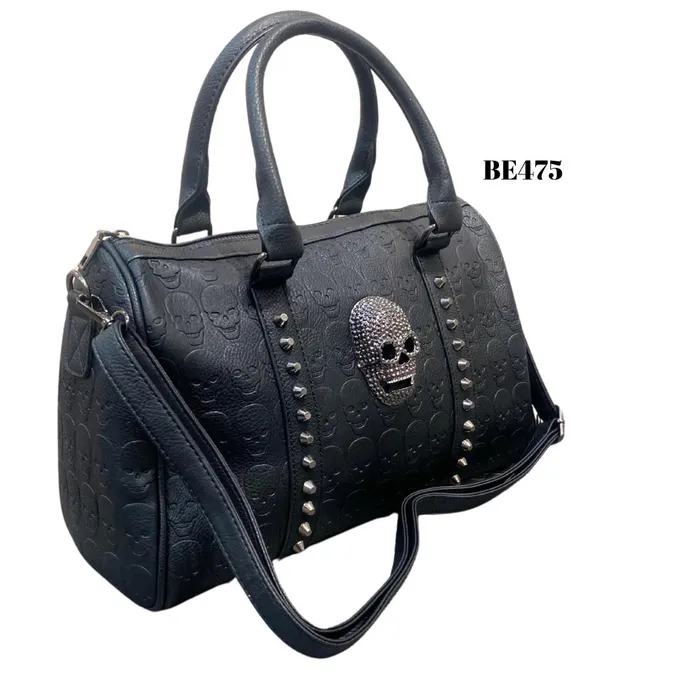 Bolso negro apliques detalles calavera BE475