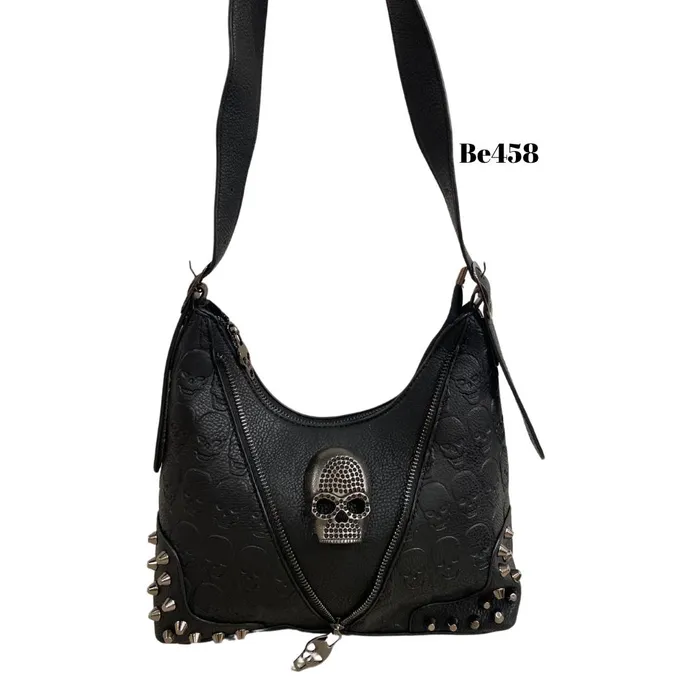 Bolso  negro apliques detalles calavera be458