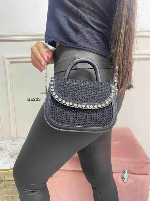 Bolso negro apliques negros BE223