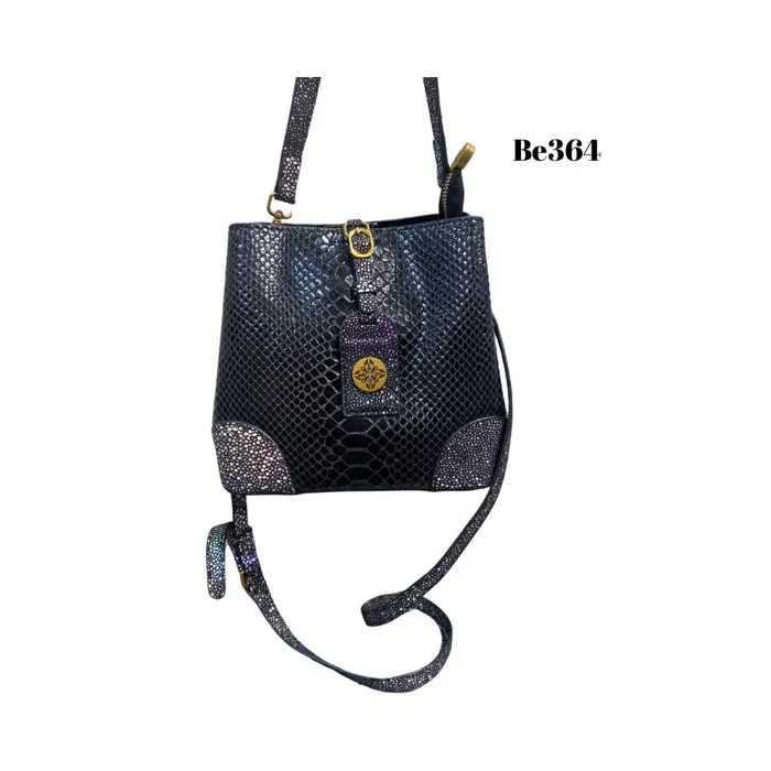 Bolso textura negro detalles tornasol BE364