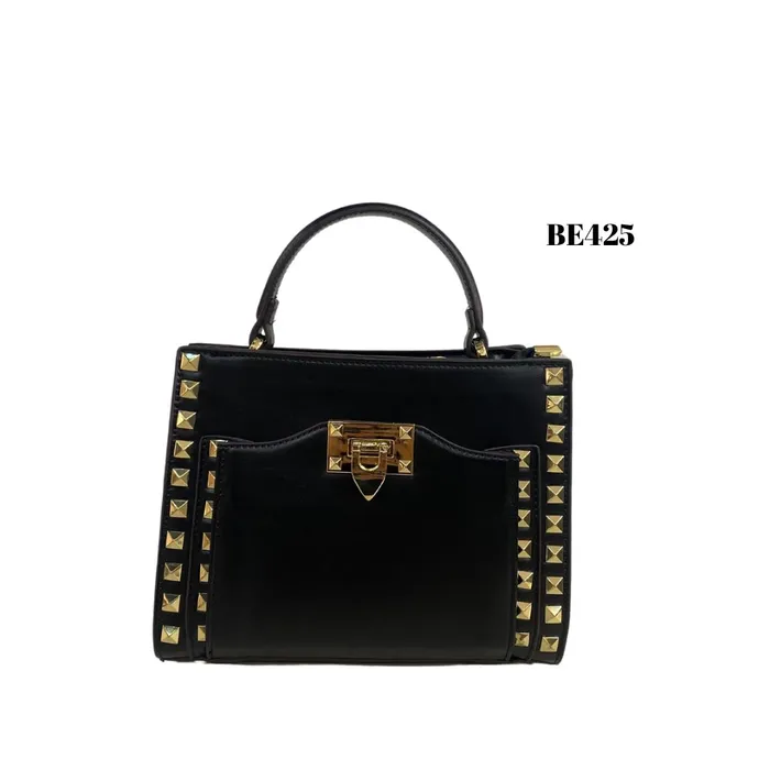 Bolso negro apliques detalles dorados BE425