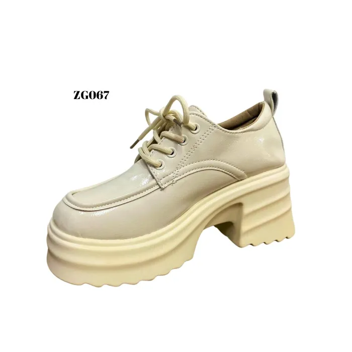 Zapato beige charol ZG067 T36