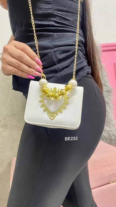 Bolso blanco aplique dorado BE232