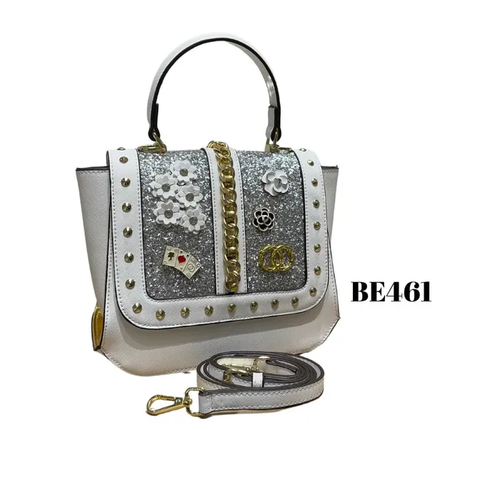 Bolso blanco apliques detalles cadena dorada BE461