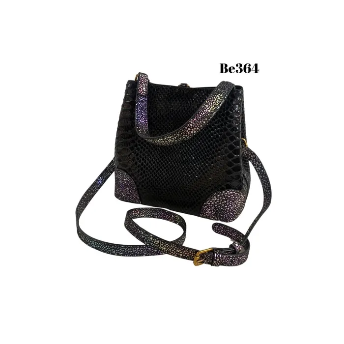 Bolso textura negro detalles tornasol BE364