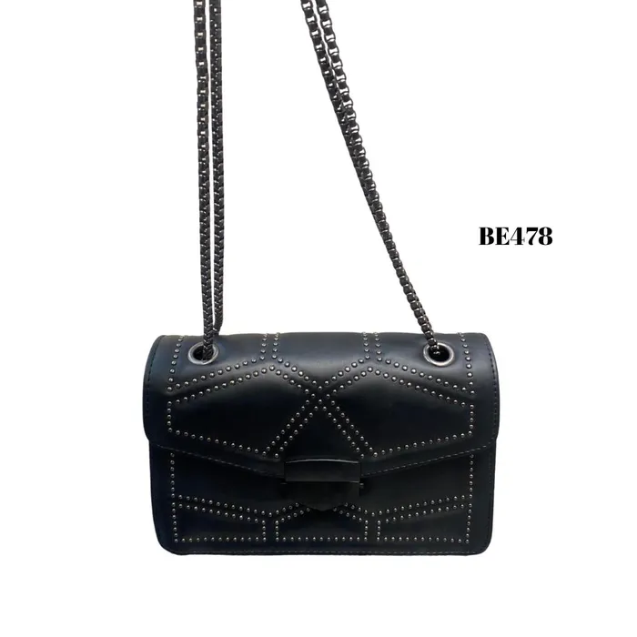 Bolso negro apliques plomo BE478