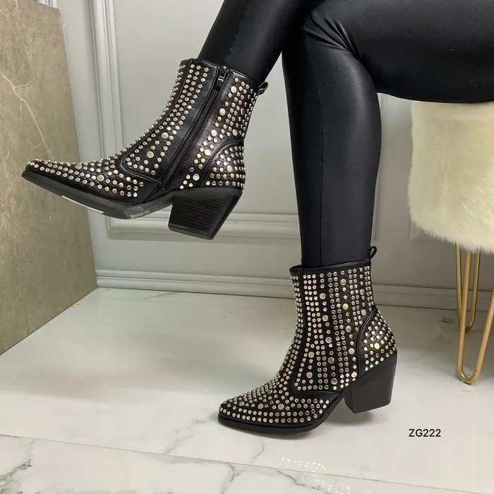 Botin negro apliques plateado ZG222