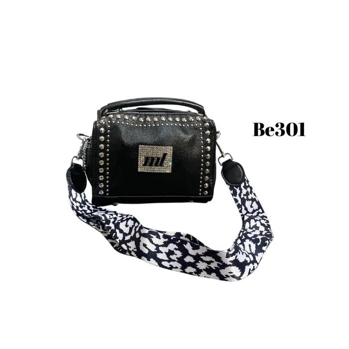 Bolso negro apliques plateados be301