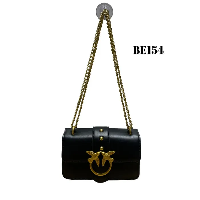 Bolso negro apliques accesorios dorados BE154