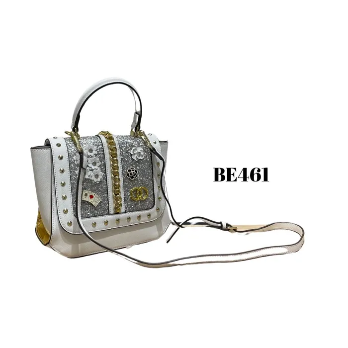 Bolso blanco apliques detalles cadena dorada BE461