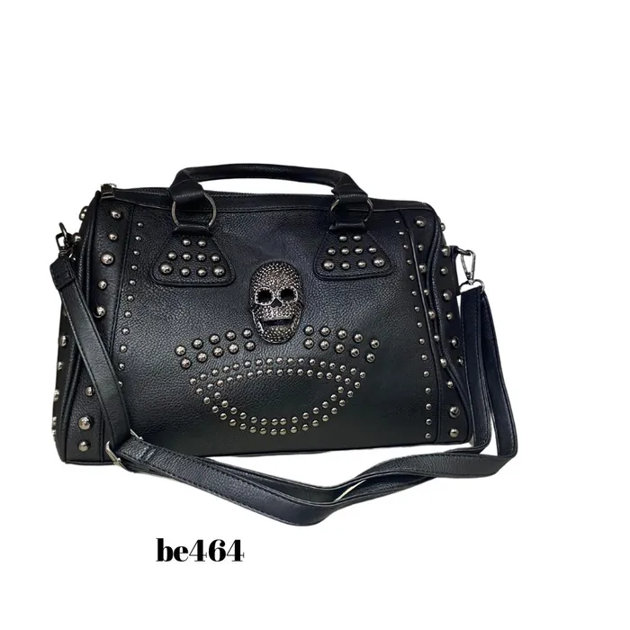 Bolso negro detalles calavera BE464